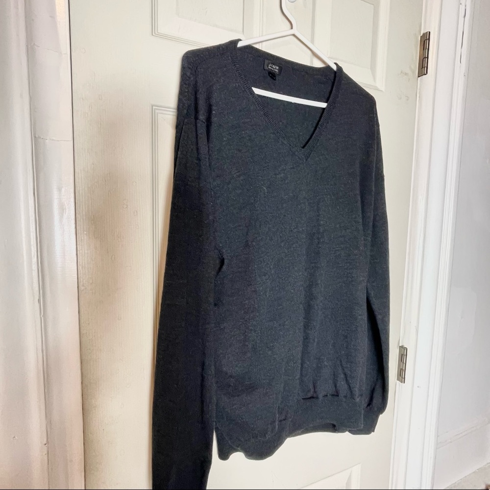 J.Crew merino wool grey sweater v neck mens L euc